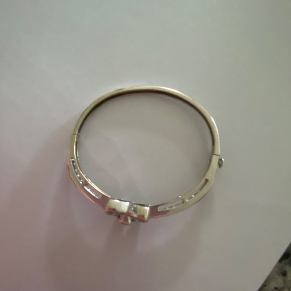 Vintage 18K White Gold Butterfly Bangle with Ruby & Diamonds - Picture 10 of 12